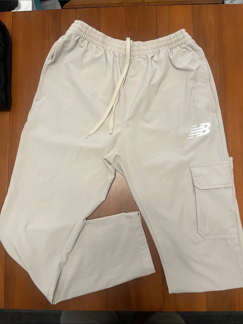 New Balance Men’s Cream/Gray Cargo